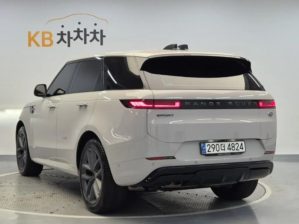 Land Rover Range Rover Sport 2023 photo 2