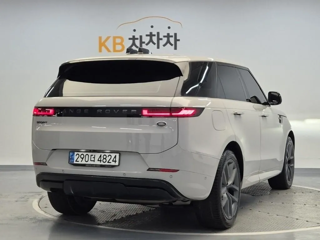 Land Rover Range Rover Sport 2023 photo 3