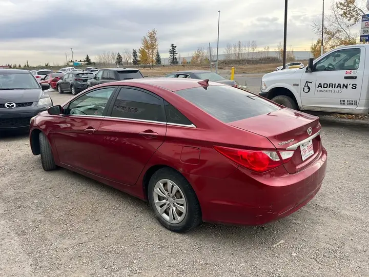 Hyundai Sonata 2011 photo 4