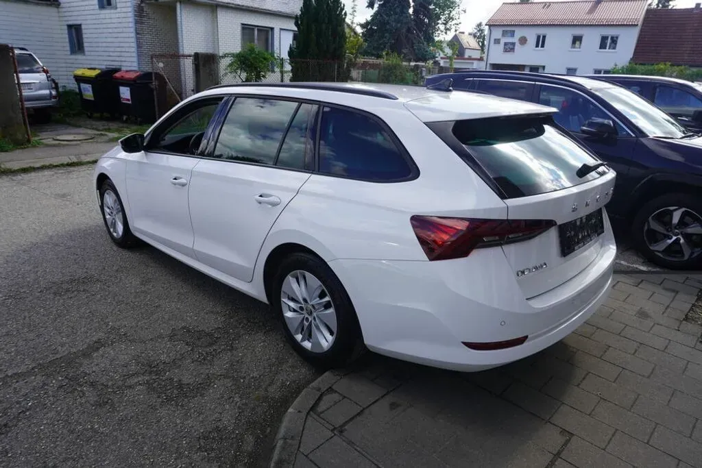 Skoda Octavia 2023 photo 3