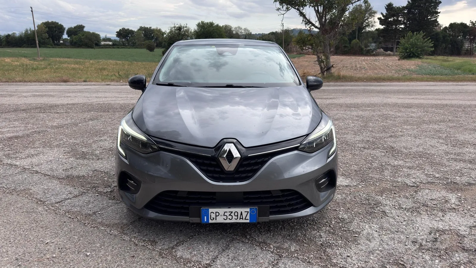 Renault Clio 2023 photo 2