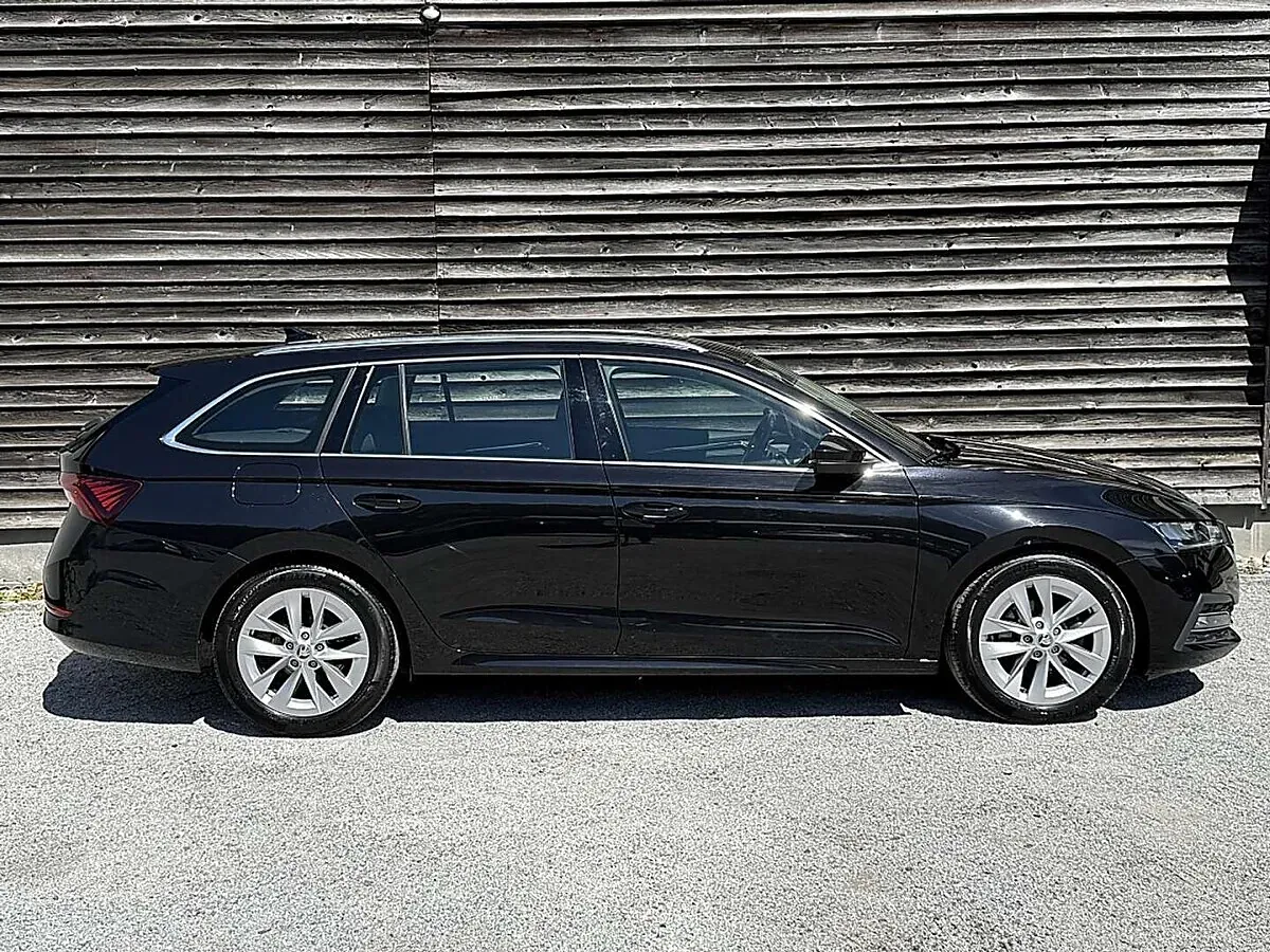 Skoda Octavia 2023 photo 3