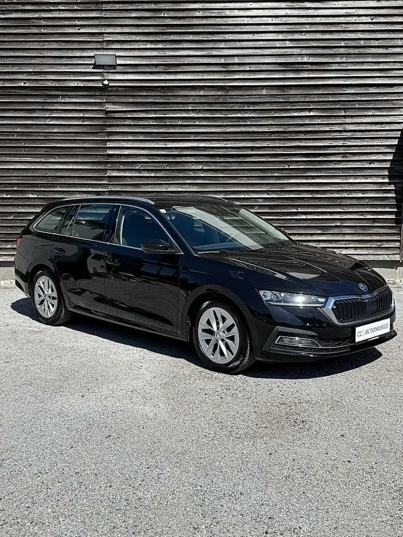 Skoda Octavia 2023 photo 2