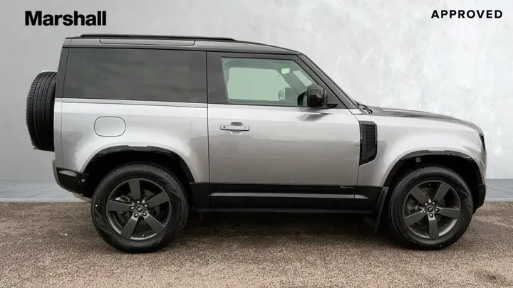 Land Rover Defender 90 2021 photo 5