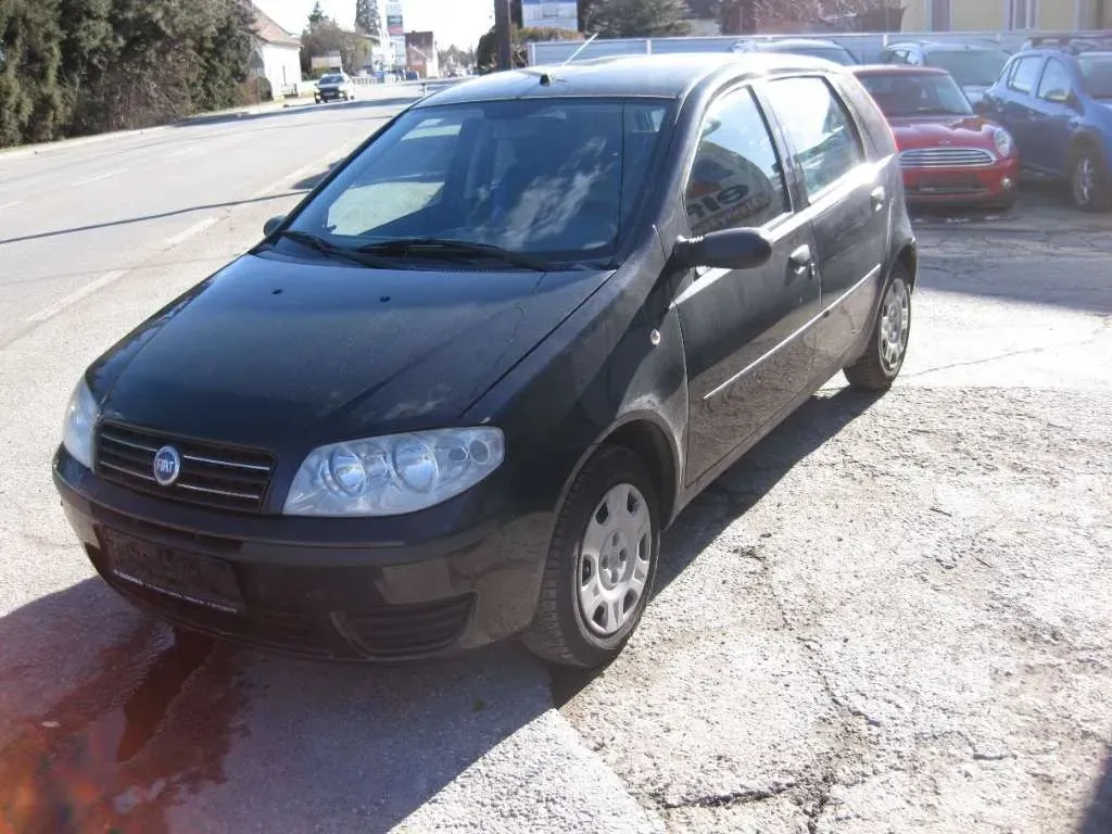 Fiat Punto 2005 photo 2