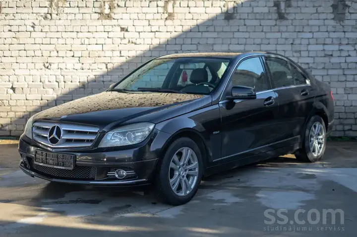 Mercedes-Benz C180 2010 photo 3