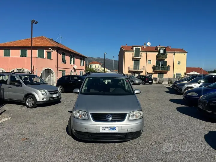 Volkswagen Touran 2006 photo 3