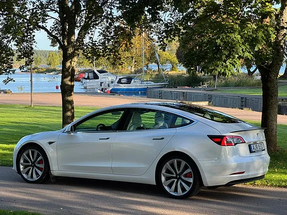 Tesla Model 3 2019 photo 4