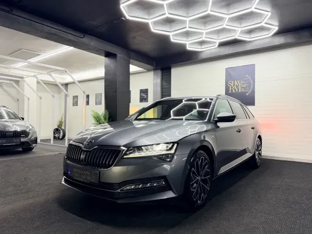 Skoda Superb Combi 2023 photo 2