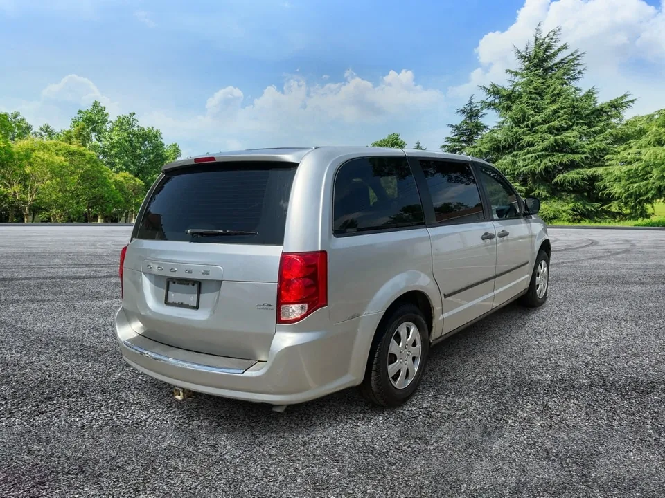 Dodge Grand Caravan 2011 photo 3