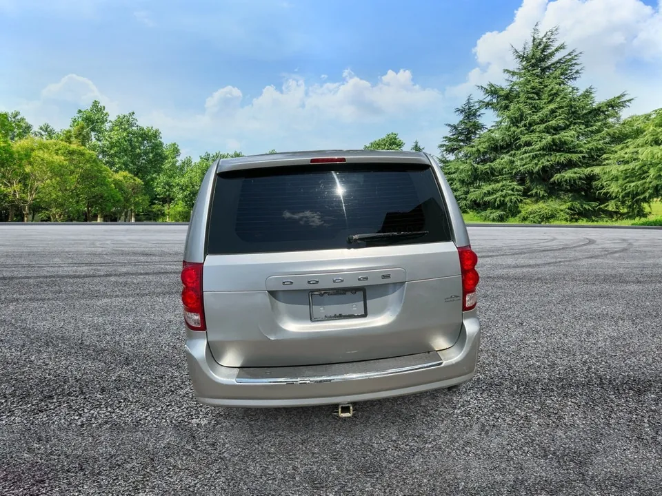 Dodge Grand Caravan 2011 photo 4