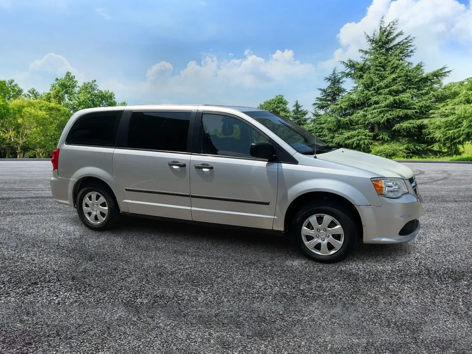 Dodge Grand Caravan 2011 photo 2