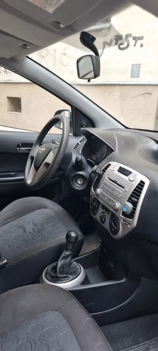 Hyundai I20 2010 photo 2