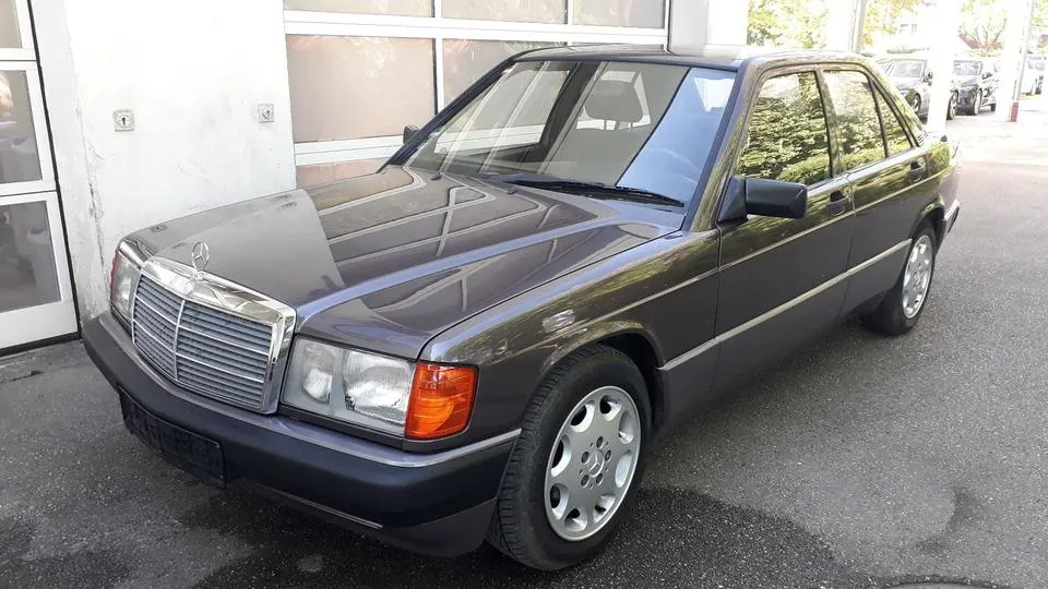 Mercedes-Benz 190 E