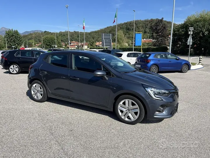 Renault Clio 2022 photo 2