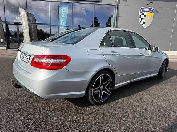 Mercedes-Benz E220 2011 photo 2