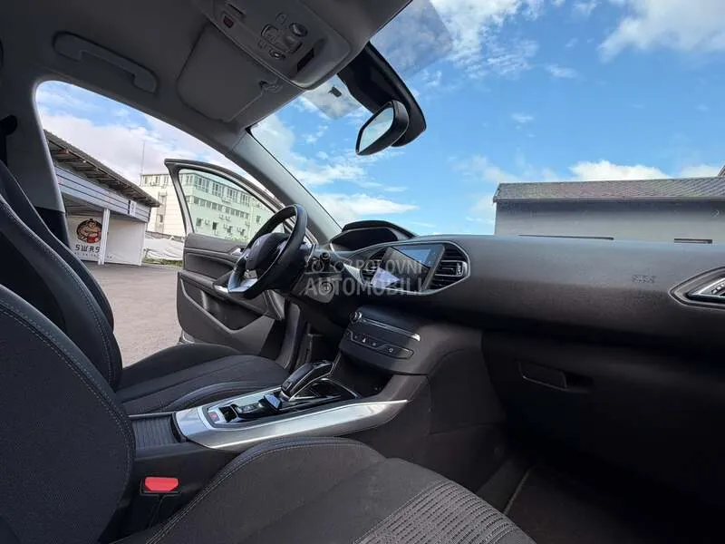 Peugeot 308 2020 photo 3