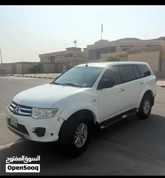 Mitsubishi Pajero 2014 photo 2