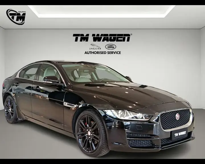 Jaguar Xe 2016 photo 3