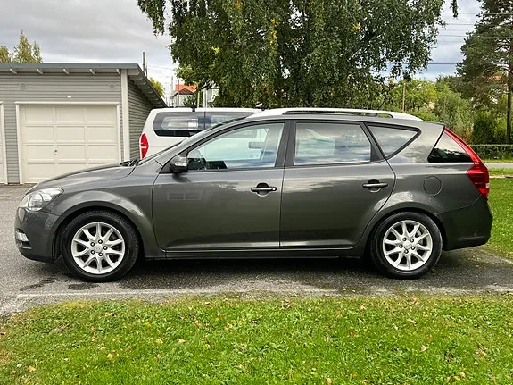 Kia Ceed 2010 photo 2