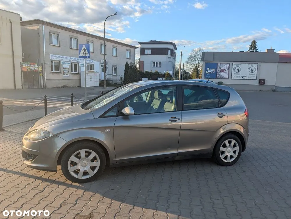 Seat Altea 2004 photo 2