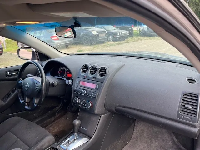 Nissan Altima 2011 photo 5