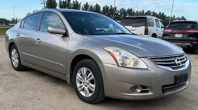 Nissan Altima 2011 photo 2