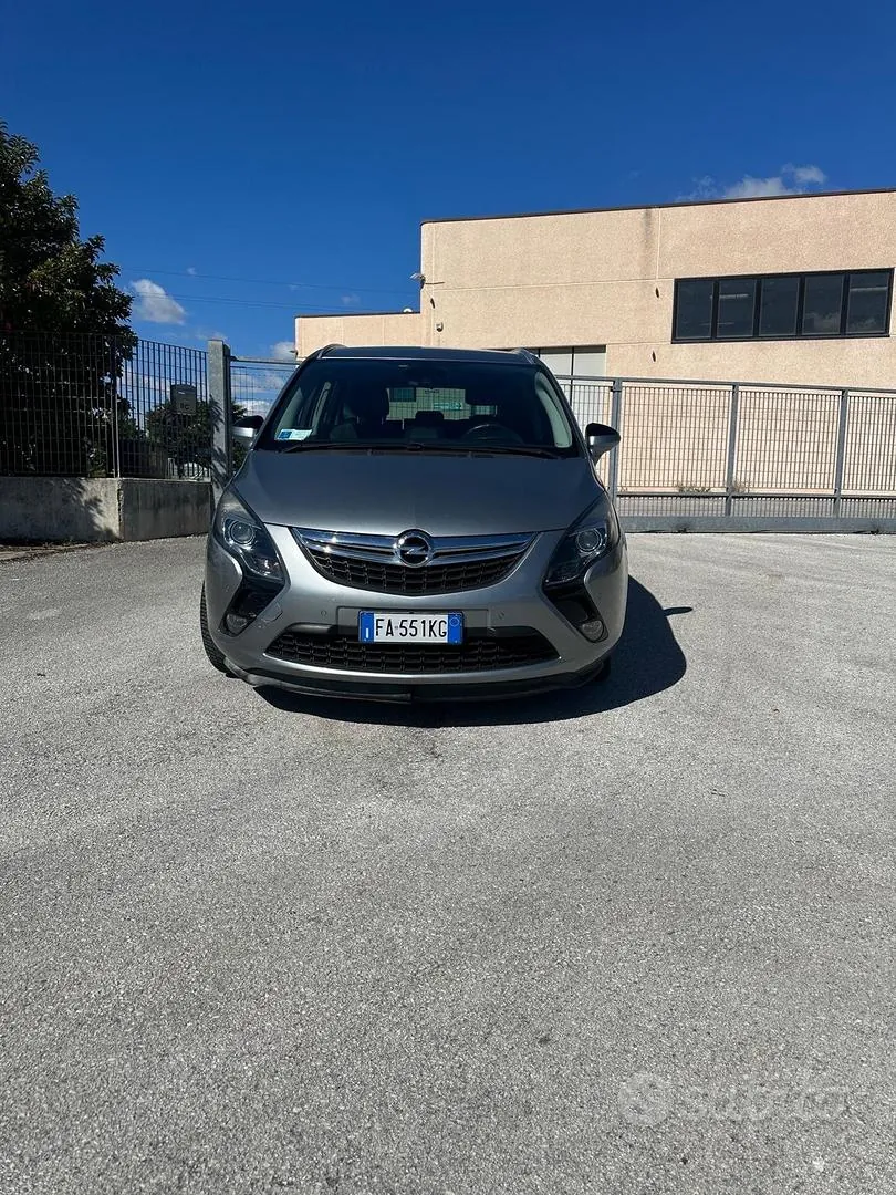 Opel Zafira 2015 photo 2