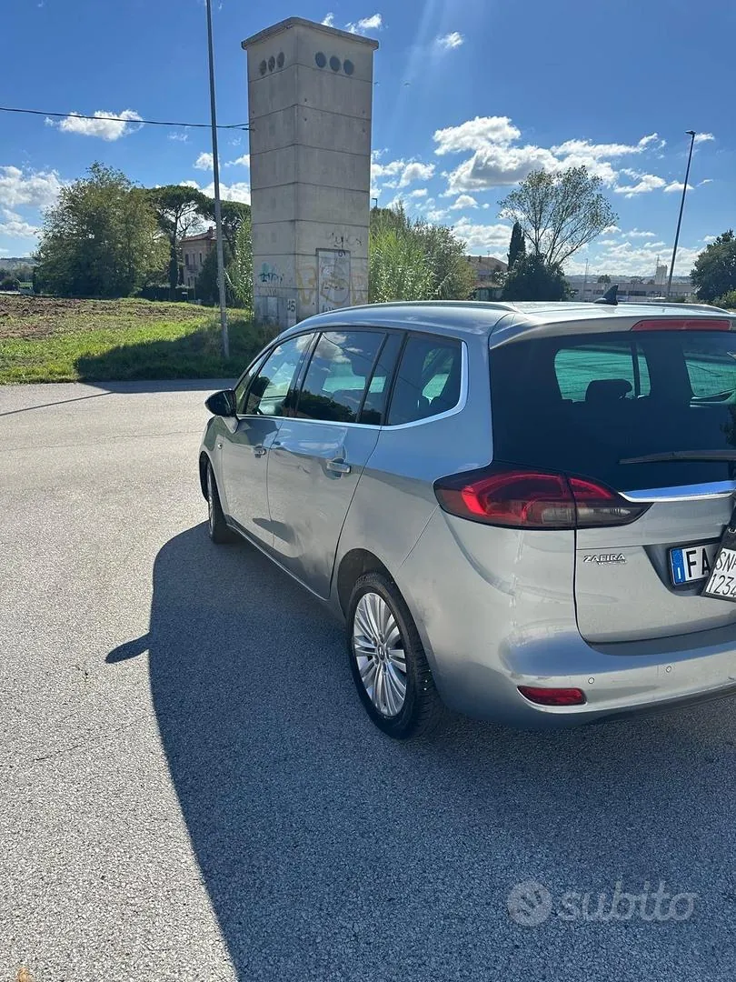Opel Zafira 2015 photo 4