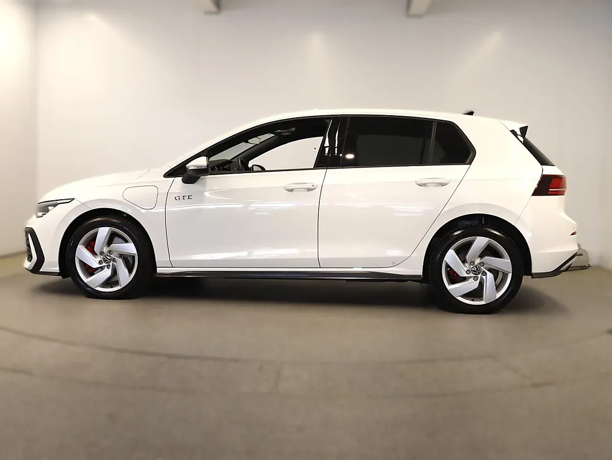 Volkswagen Golf 2025 photo 3