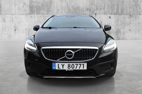 Volvo V40 Cross Country 2017 photo 2