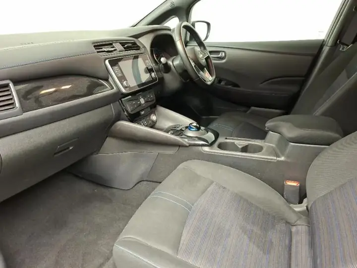 Nissan Leaf 2023 photo 5