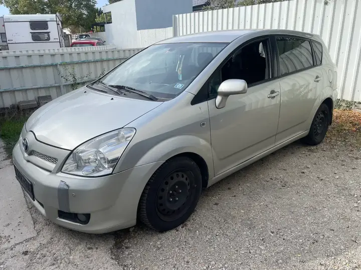 Toyota Corolla Verso 2006 photo 2