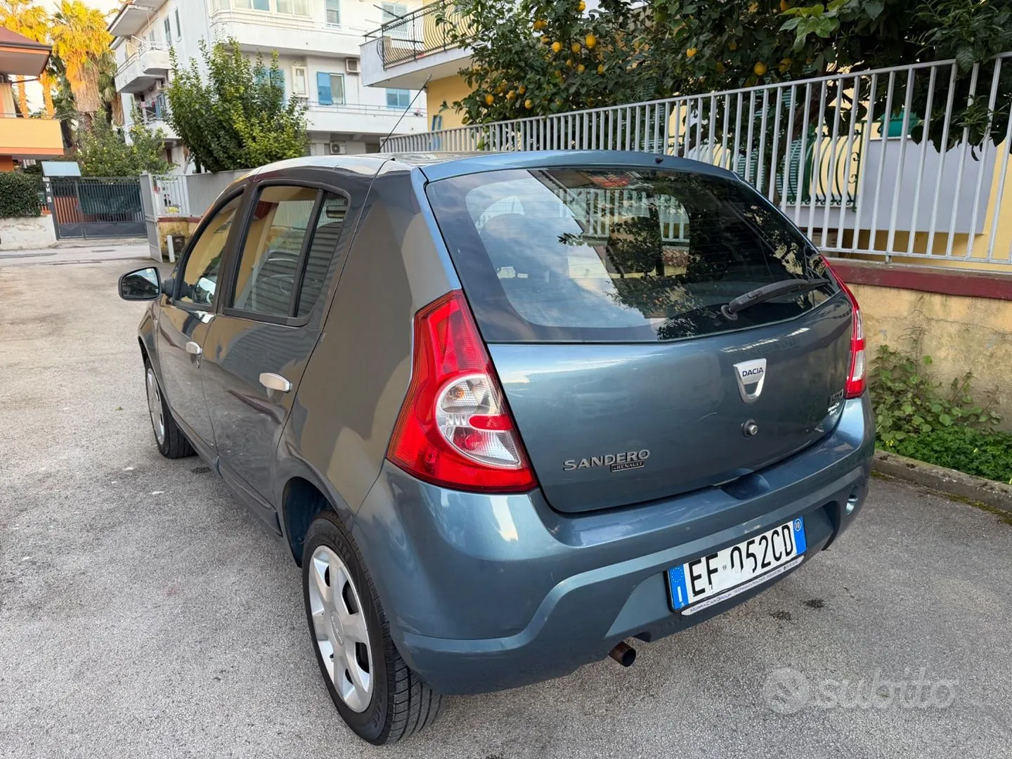 Dacia Sandero 2010 photo 4