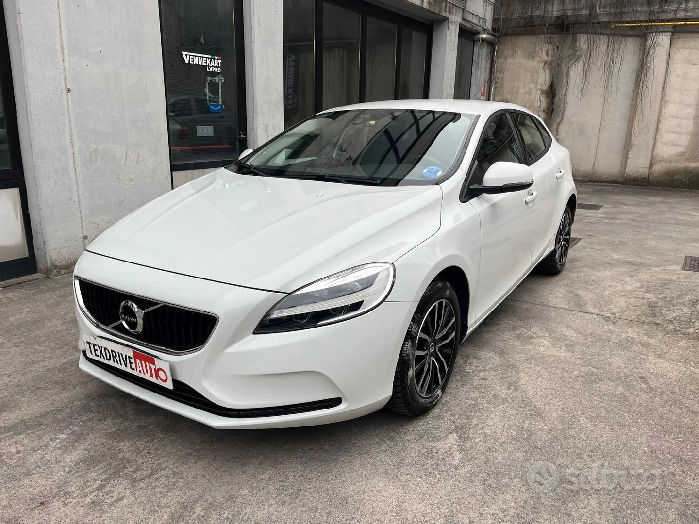 Volvo V40 2019 photo 2