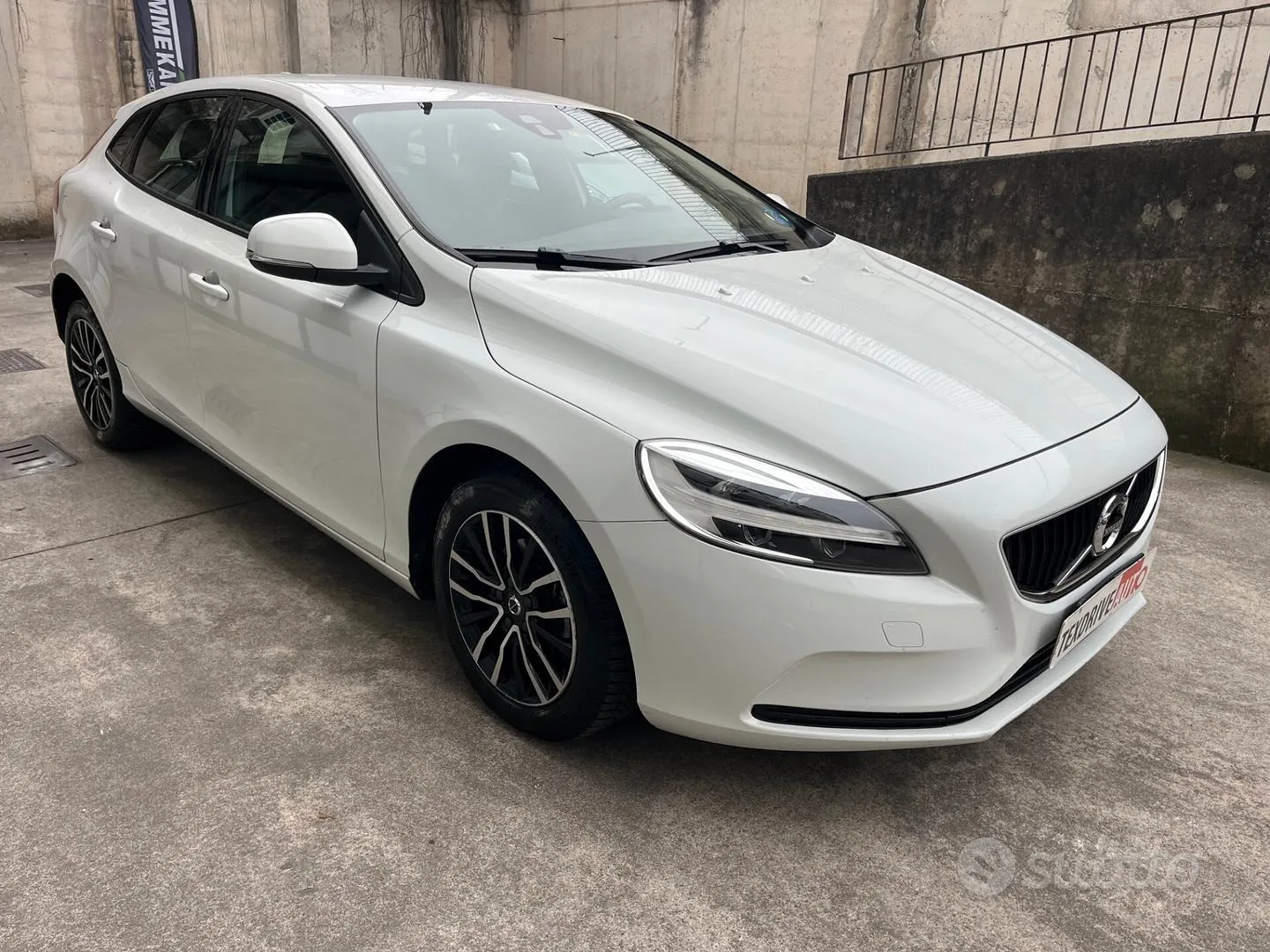 Volvo V40 2019 photo 3