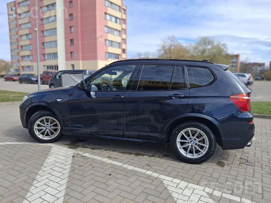 BMW X3 2011 photo 2