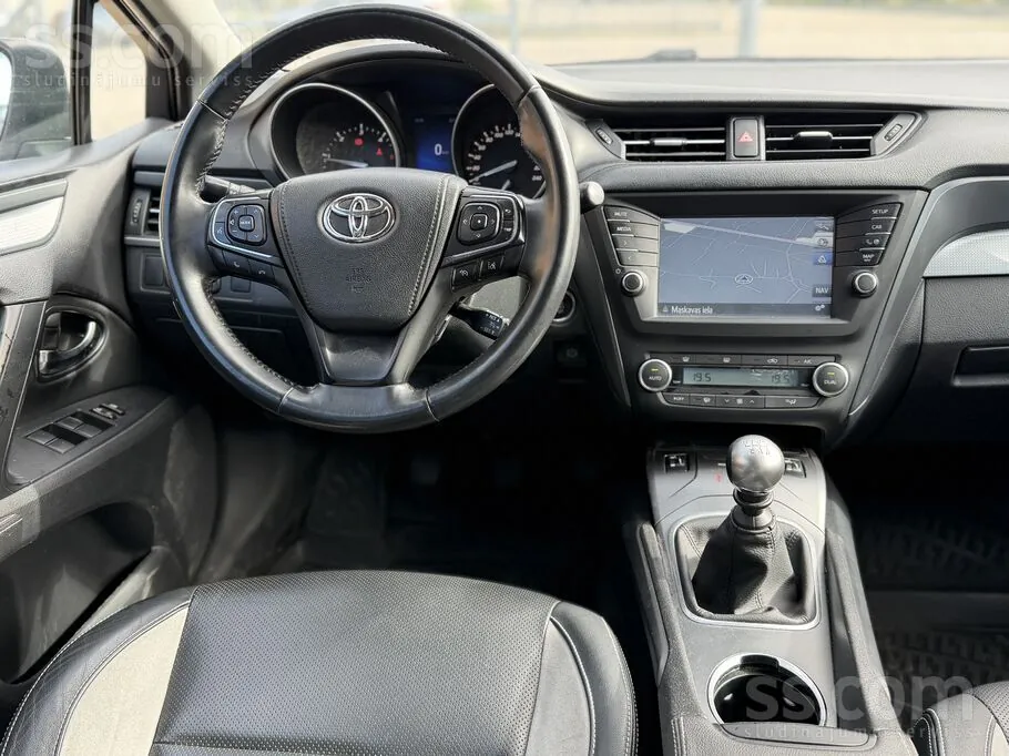 Toyota Avensis 2017 photo 4