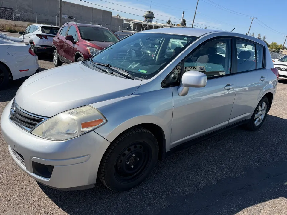 Nissan Versa 2010 photo 5