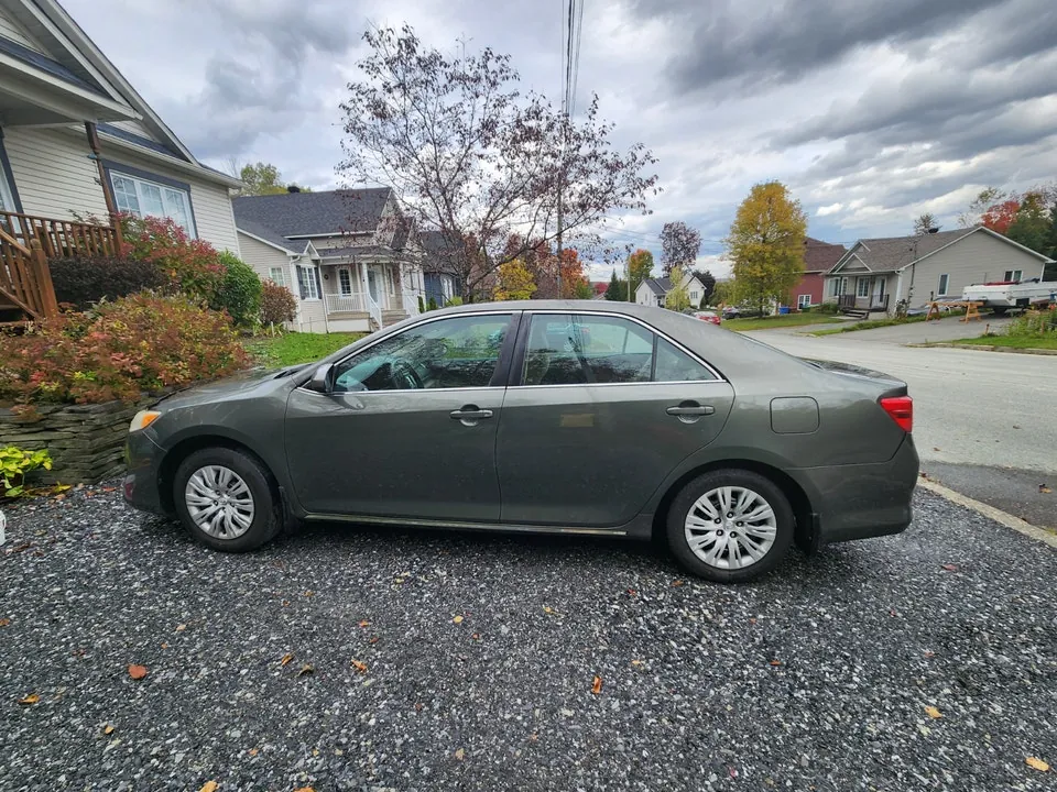 Toyota Camry 2013 photo 2