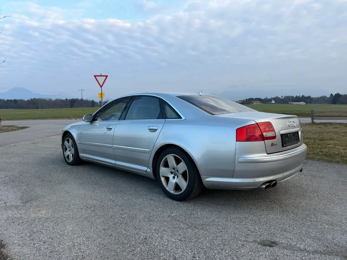 Audi A8 2006 photo 2