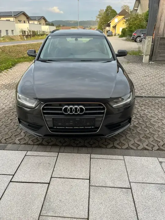Audi A4 2013 photo 2
