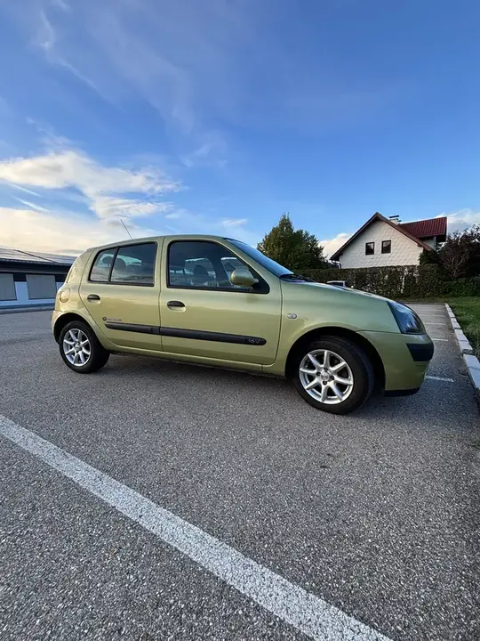Renault Clio 2003 photo 2