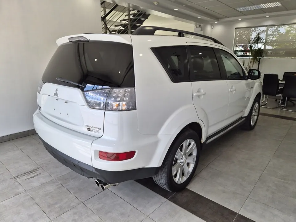 Mitsubishi Outlander 2012 photo 5