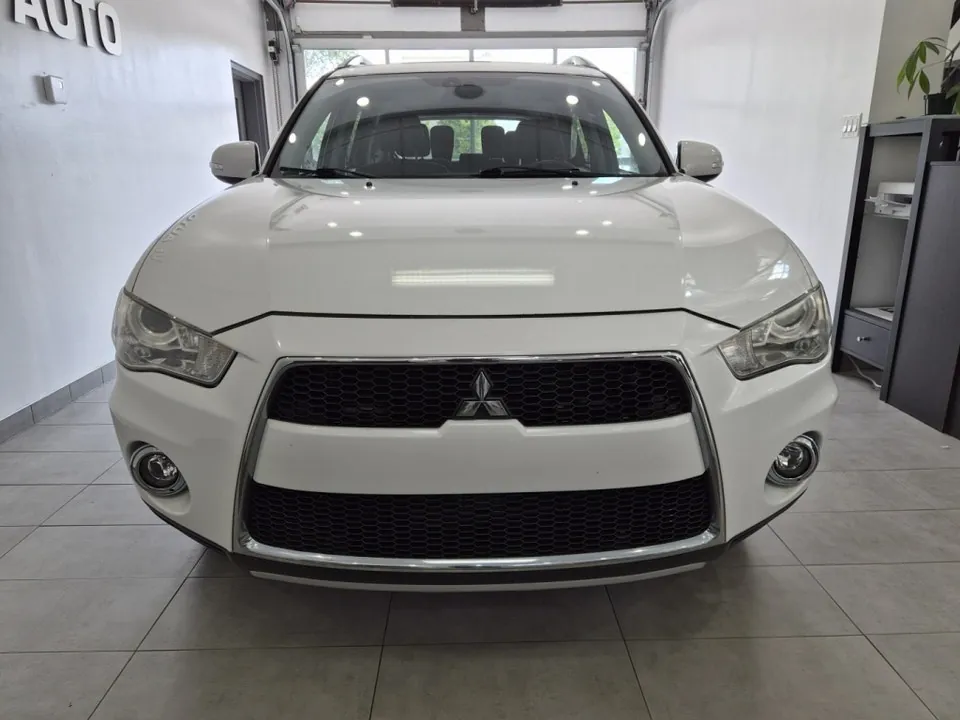 Mitsubishi Outlander 2012 photo 2