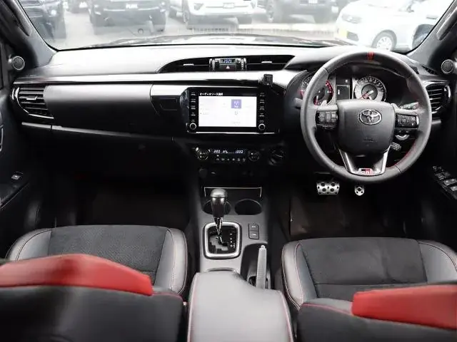Toyota Hilux 2024 photo 2