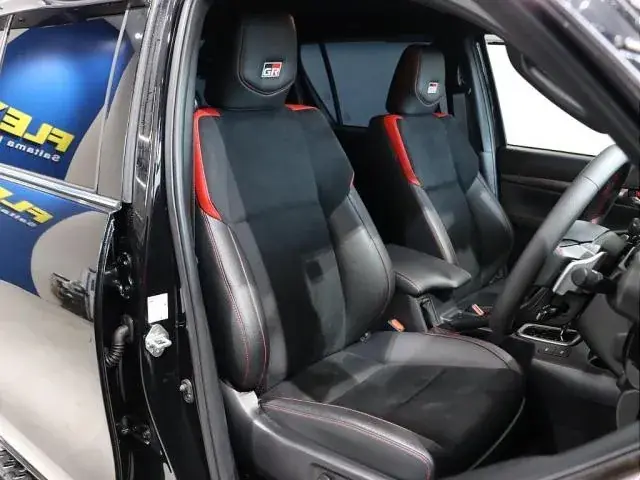 Toyota Hilux 2024 photo 3
