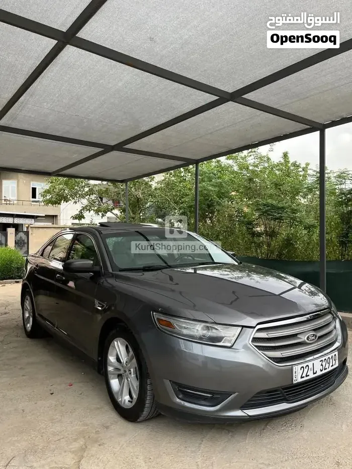 Ford Taurus 2014 photo 2