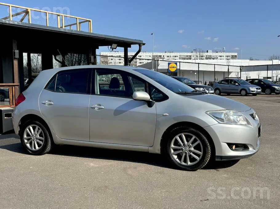 Toyota Auris 2008 photo 4