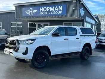 Toyota Hilux 2022 photo 2